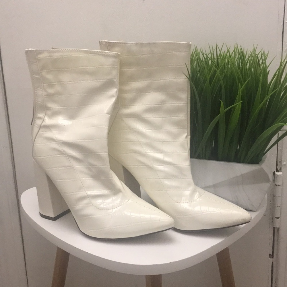 ‼️RESERVED‼️ Fashion Nova Cream Boots/Retro Boots